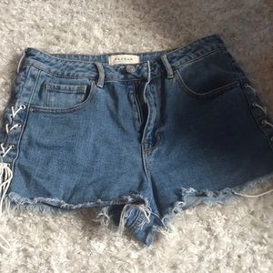 Lace up denim short